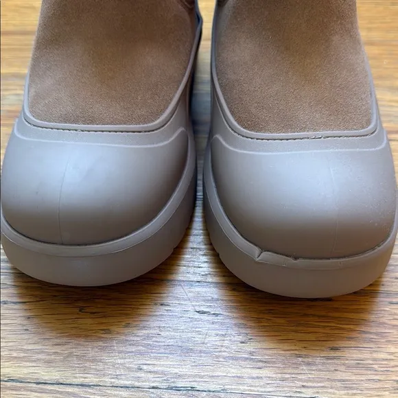 NWT UGG mini mod chestnut suede Leather Boots shearling size 4