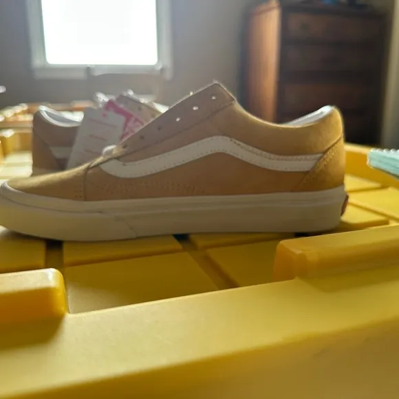 NWT Vans “Off the Wall” size 7 sneakers.