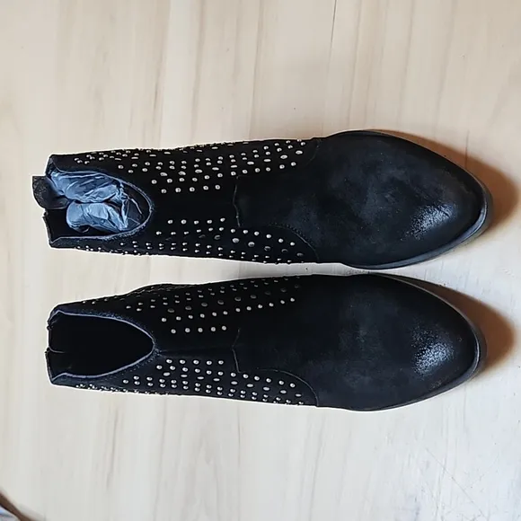 NWT Very Volatile Black Silver Zeke Leather Ankle Boots Zip rhinestone sparkle 8