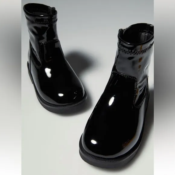 NWT Zara faux patent leather stretch boots 6.5