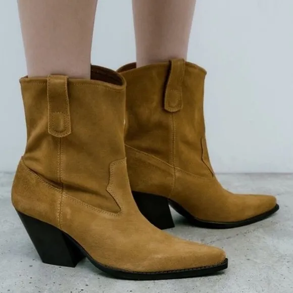 NWT. Zara Taupe Split Suede Cowboy Ankle Boots. Size 8.