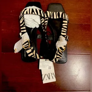 NWT Zebra Print Women's Sandals 6.5 37