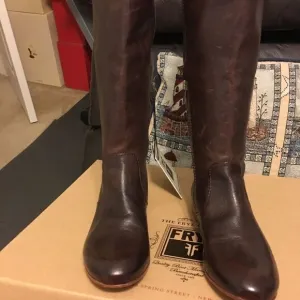NWT Frye Jillian Pull On Boots