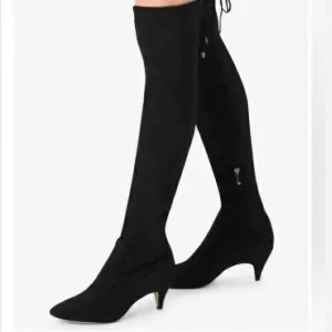NWT Sam Edelman Women's Black Suede Knee Boots with drawstring Size 9.5