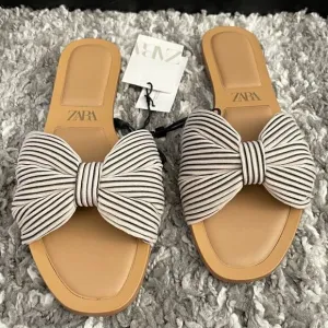 NWT Zara Knotted Fabric Flat Sandals