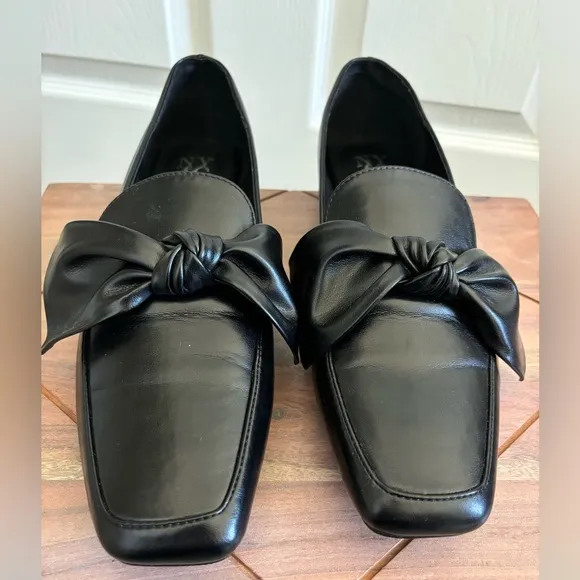 NY&amp;C Chic look black faux leather women’s loafers. Size 10. New