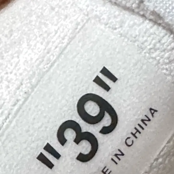 Off-White Men's White and Green Sneakers