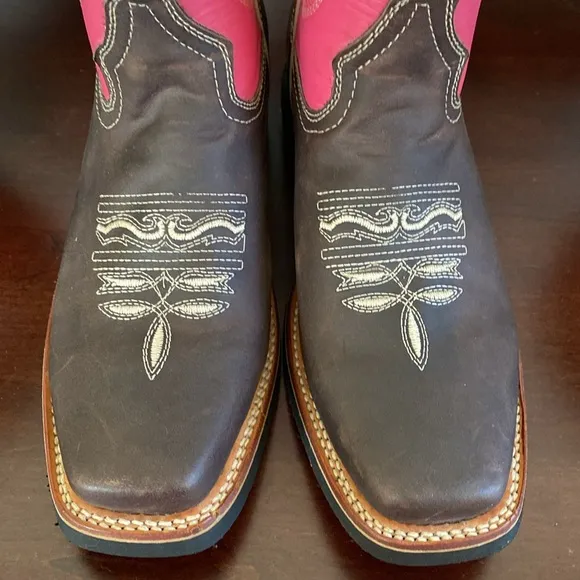 OLAES BOOTS🩷EMBROIDERED🤎WESTERN💯% GENUINE LEATHER COWGIRL BOOTS SIZE 8