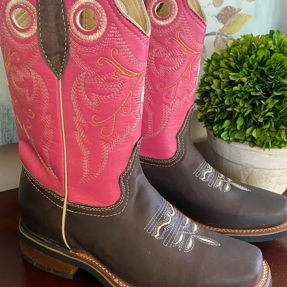OLAES BOOTS🩷EMBROIDERED🤎WESTERN💯% GENUINE LEATHER COWGIRL BOOTS SIZE 8