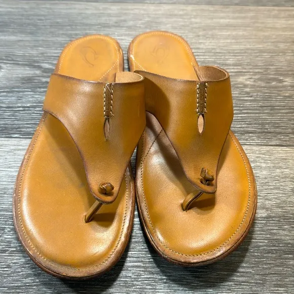 Olukai flat leather sandals woman’s size 8 (d123)