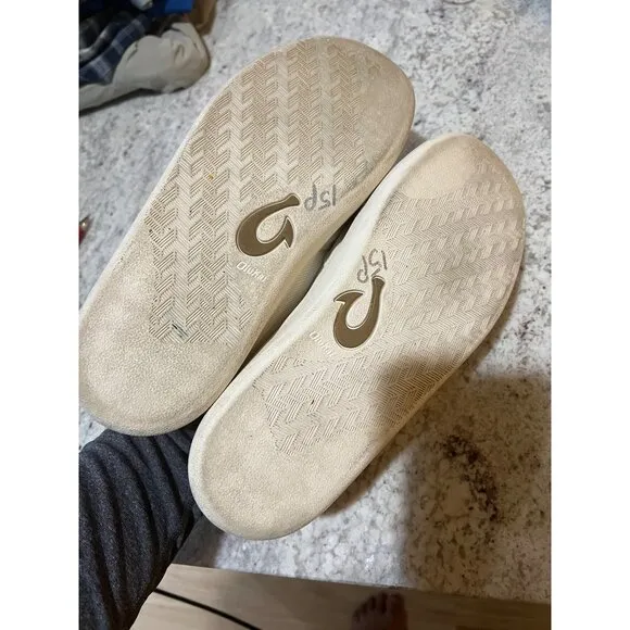 OluKai Men's Punini Court Sneakers- Size 9