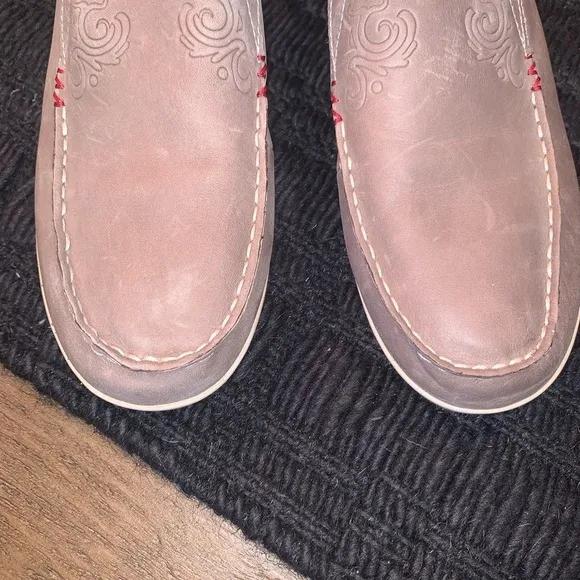 OluKai Nohea Nubuck Brown Leather Embossed Slip On Loafers Size 9.5