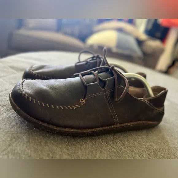 OLUKAI Ohana Sz 11 Oiled Brown Leather Lace Up Loafers Excellent Condition