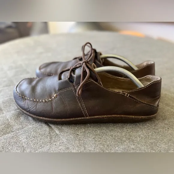 OLUKAI Ohana Sz 11 Oiled Brown Leather Lace Up Loafers Excellent Condition