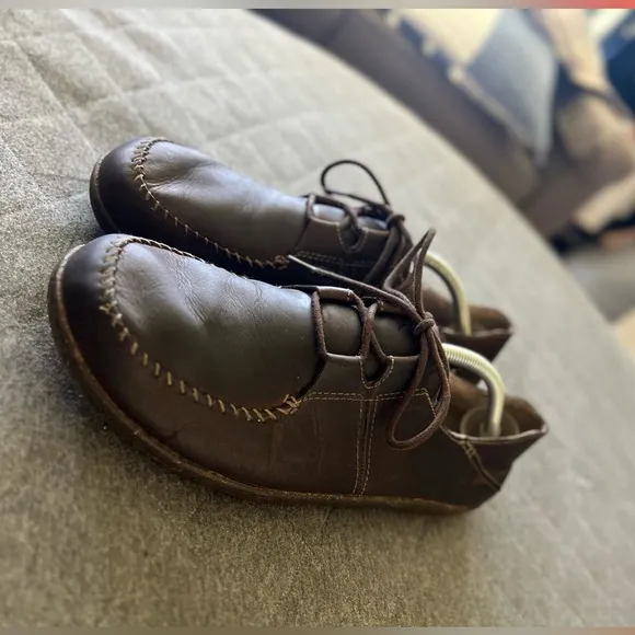 OLUKAI Ohana Sz 11 Oiled Brown Leather Lace Up Loafers Excellent Condition