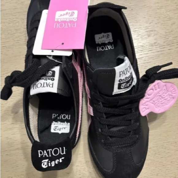 Onitsuka Tiger Patou Women's Black and Pink Sneakers