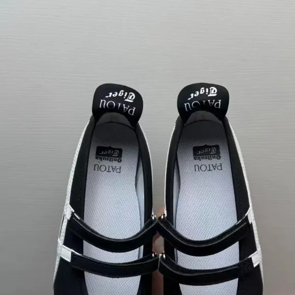 Onitsuka tiger Women’s Black Loafers