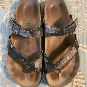 Papillio Black marble - Sz 40 - open footprint ( W )