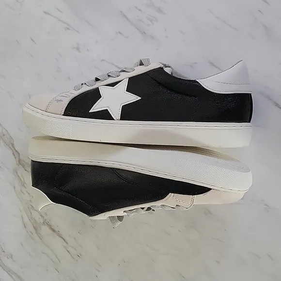 PARTY Women's Fashion Star Sneaker Lace Up Low Top Comfortable Cushioned Walking