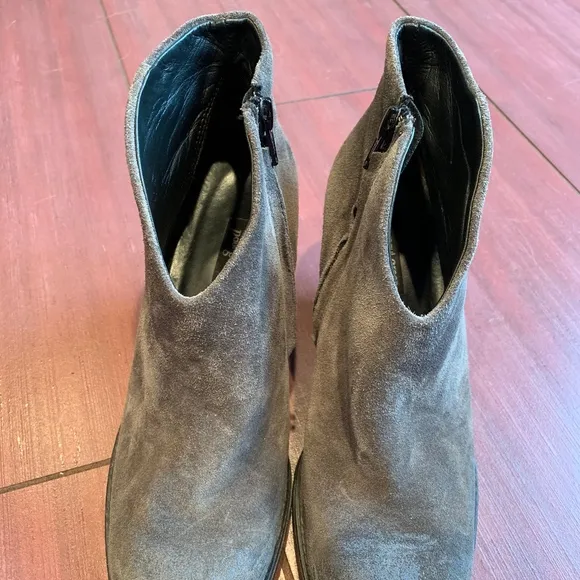 Paul Green suede Delgado ankle boots