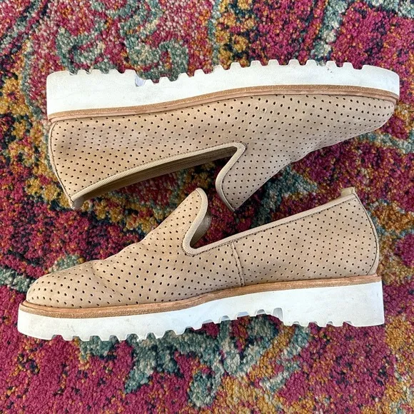 Paul Green | Women’s tan Cailey Perforated Platform Loafers, nubuck suede sz 6.5