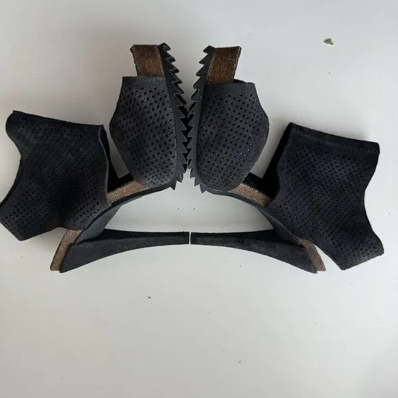 Pedro Garcia 37 6.5 Suede Cyberpunk Electric Baddie Perforated High Heel Pumps