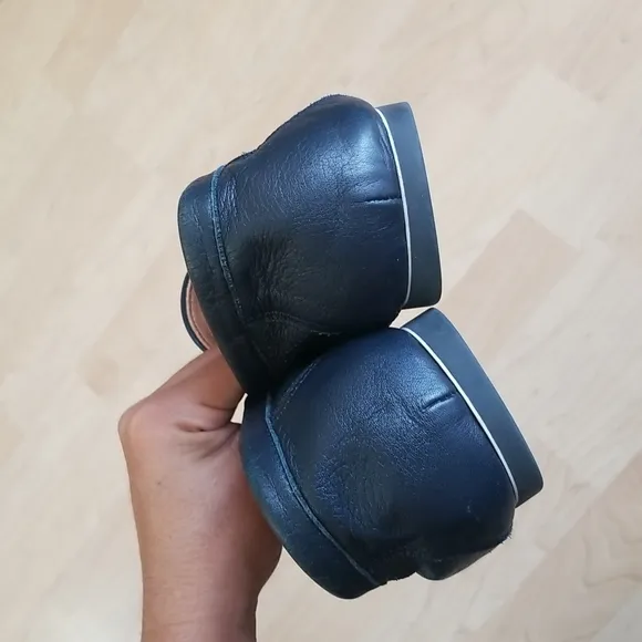 Pero Leather Loafers Navy Perforated