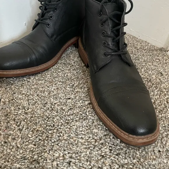 Perry Ellis Men's Black Leather Caped Tor Boots