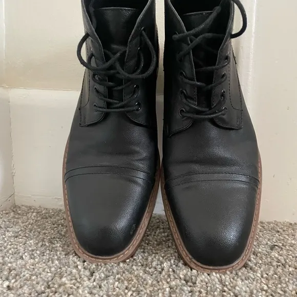Perry Ellis Men's Black Leather Caped Tor Boots