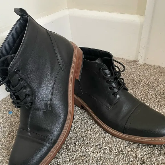 Perry Ellis Men's Black Leather Caped Tor Boots