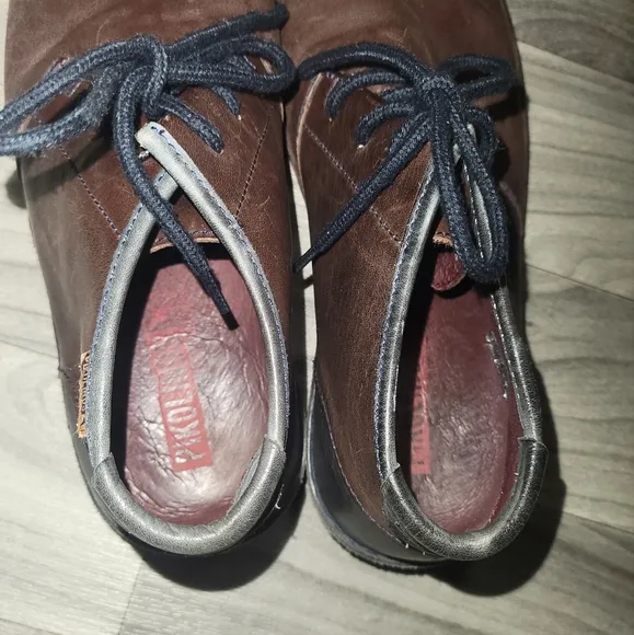 Pikolinos Brown Leather Chukka Boots