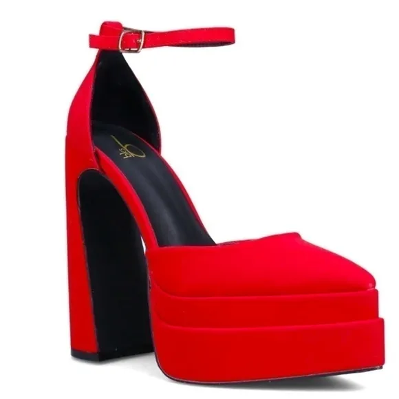 Platform high heels. Sandals junky point toes faux suede.