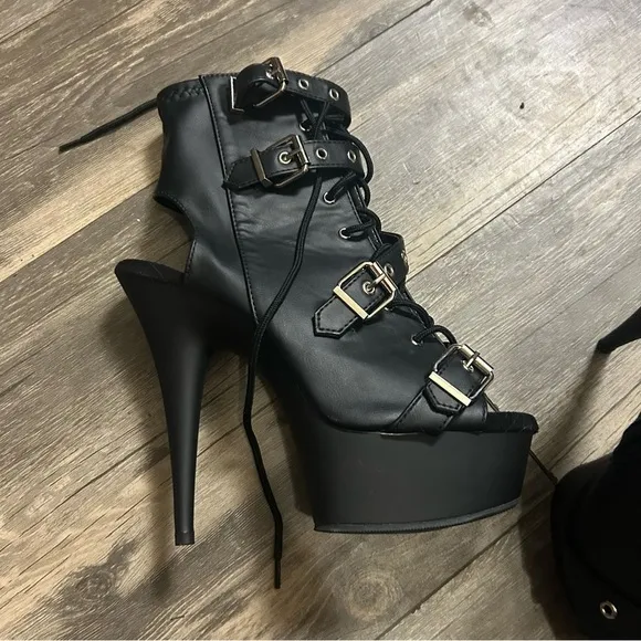 Platform  strap heels