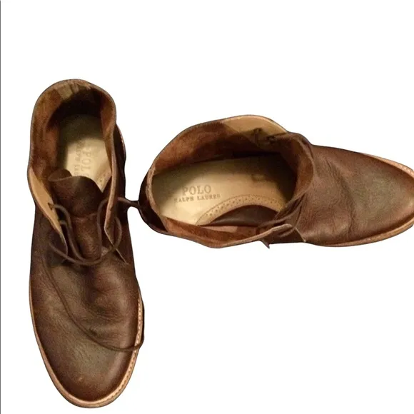 POLO RALPH LAUREN LEATHER CHUKKA STYLE BOOTS.