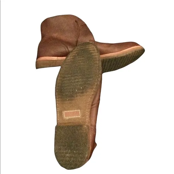 POLO RALPH LAUREN LEATHER CHUKKA STYLE BOOTS.