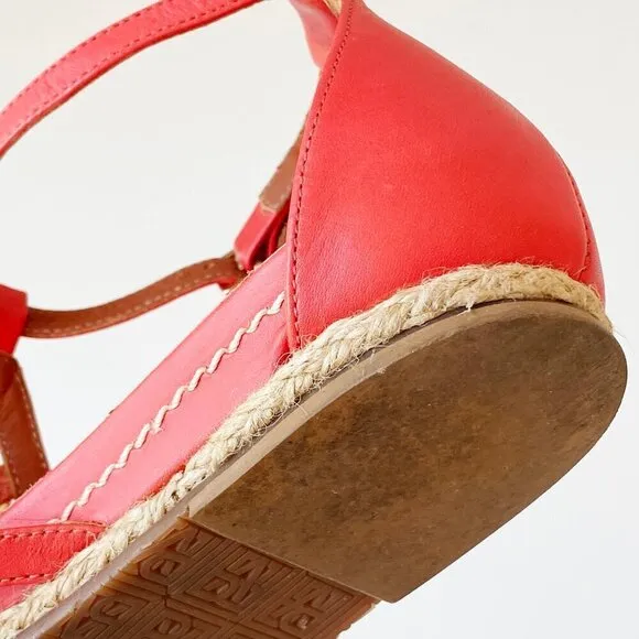 Pour La Victorie Kara Leather Thong Sandals Resort Coral Red Gold Flat Heel
