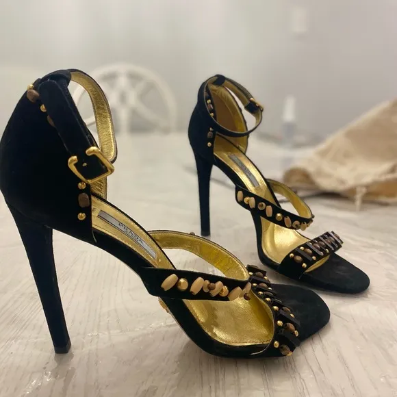 Prada Women’s designer shoe. Perfection at its finest!