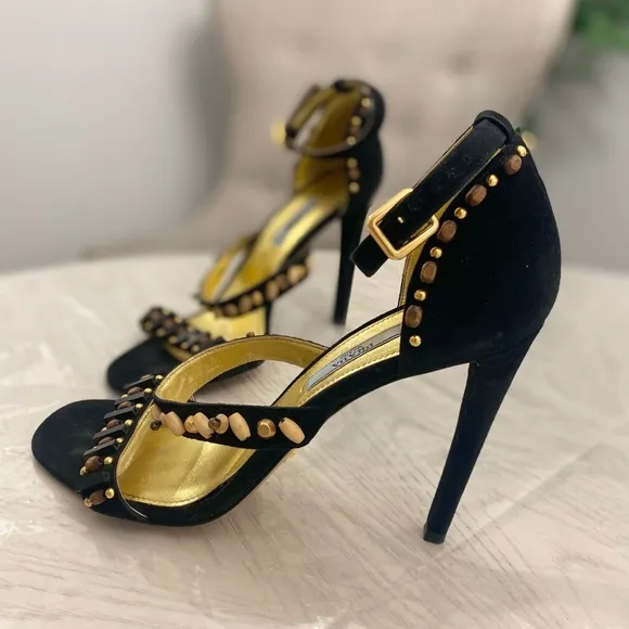 Prada Women’s designer shoe. Perfection at its finest!