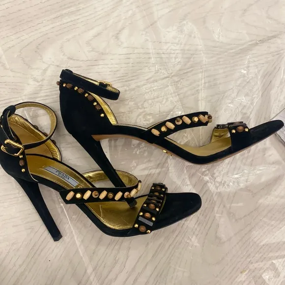 Prada Women’s designer shoe. Perfection at its finest!