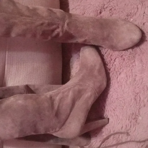 Price dropped please read description Authentic Stuart weitzman over knee boots