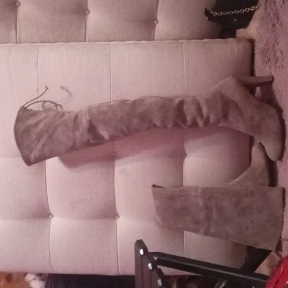 Price dropped please read description Authentic Stuart weitzman over knee boots