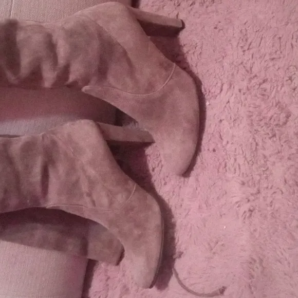 Price dropped please read description Authentic Stuart weitzman over knee boots