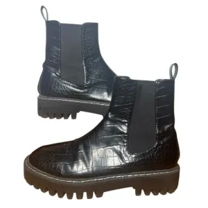 Princess Polly Zinnia Platform Boots Women 7 Black Croc Slip On Chunky Bratz