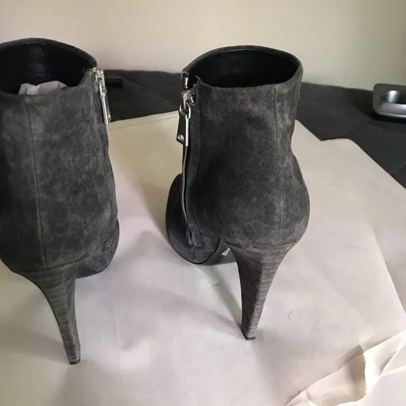 Proenza Schouler boots !!!Firm
