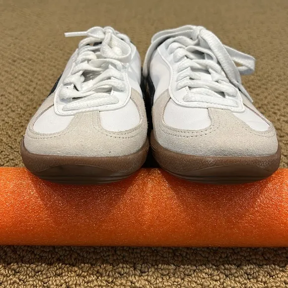 Puma Womens Palermo Sneakers size 10 White Vapor Gray Gum