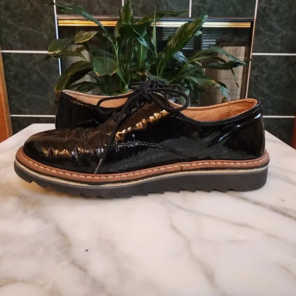 Purified Black Patent Leather Lace-Up Loafers, Sz 38