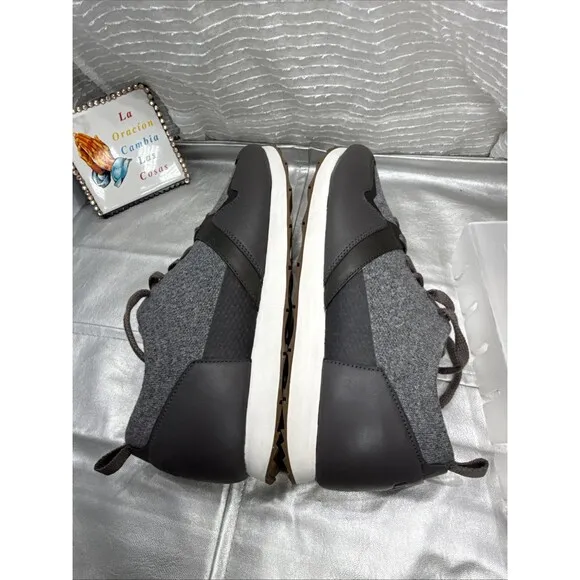 (R5) Ugg Australia Men's Trigo Hyperweave Fashion Sneakers  Size 13 US