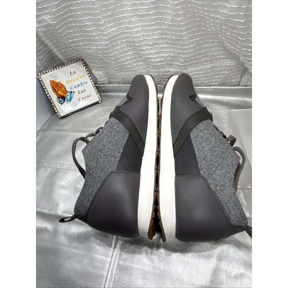 (R5) Ugg Australia Men's Trigo Hyperweave Fashion Sneakers  Size 13 US