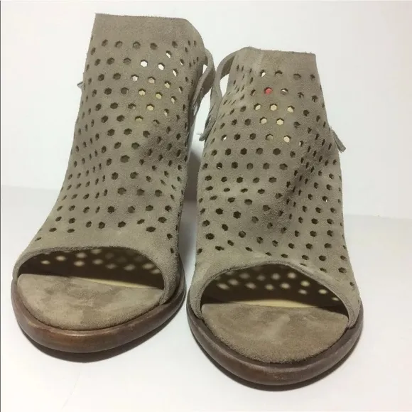 rag &amp; bone Wyatt Perforated Suede Sandal 10 Grey