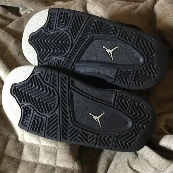 RARE Nike AIR JORDAN IV RETRO Sneakers, Size 7c Toddler in EXCELLENT CONDITION!